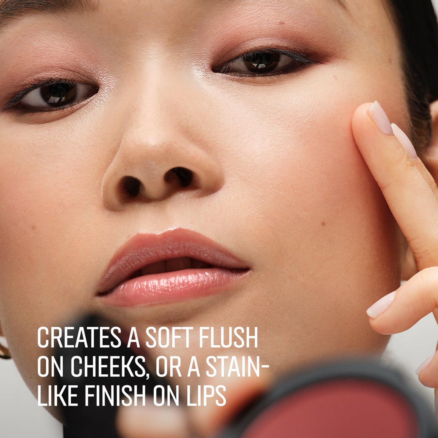 Bobbi Brown Pot Rouge | Multi-Use Cream Blush and Lip Tint | Dewy, Natural-Looking Flush for Cheeks and Lips | Mirrored Compact Travel-Size Face Makeup Blusher, Pale Pink, 0.13 Ounce